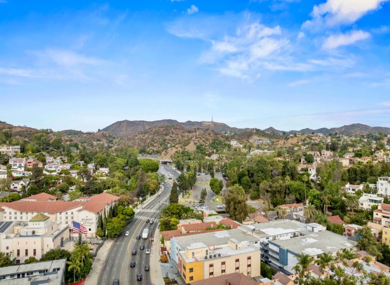 Elegant Hollywood Retreat - Spacious 2Br 2Ba Condo With Resort-Style Amenities لوس أنجلوس المظهر الخارجي الصورة