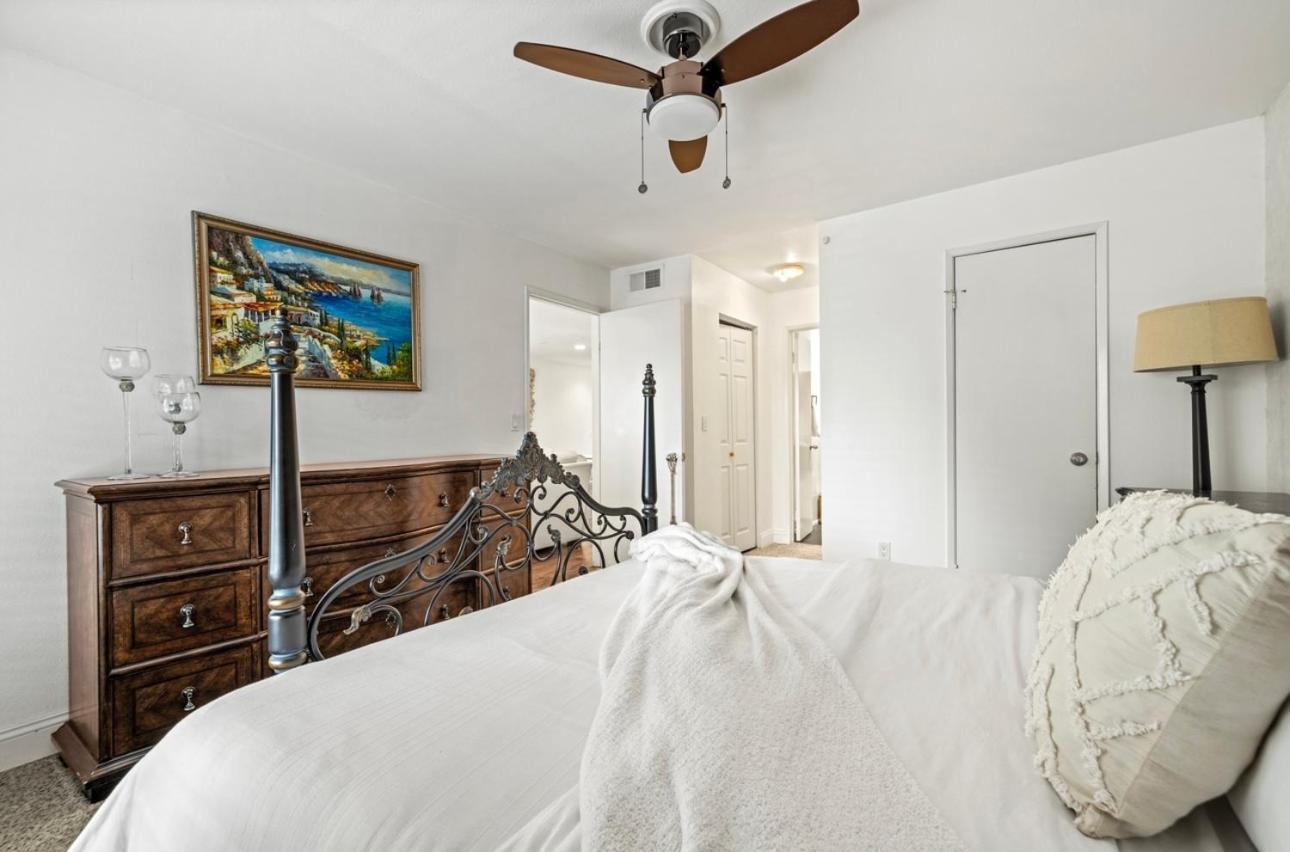 Elegant Hollywood Retreat - Spacious 2Br 2Ba Condo With Resort-Style Amenities لوس أنجلوس المظهر الخارجي الصورة